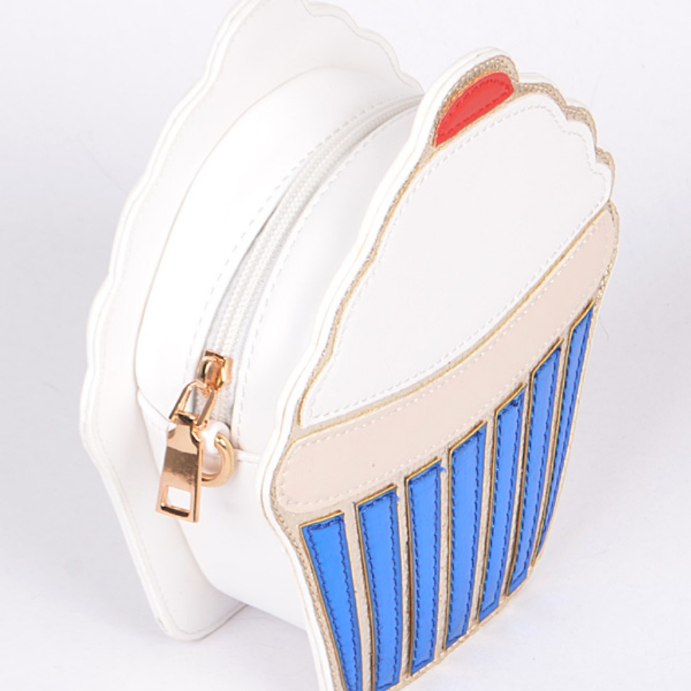 Cupcake crossbody Clutch  bag🧁🧁NWT - Picture 2 of 5